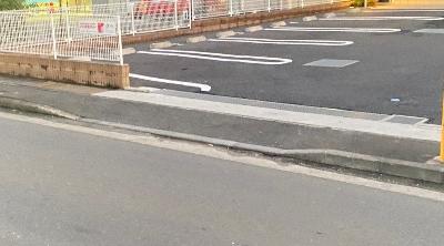 歩道の切り下げ