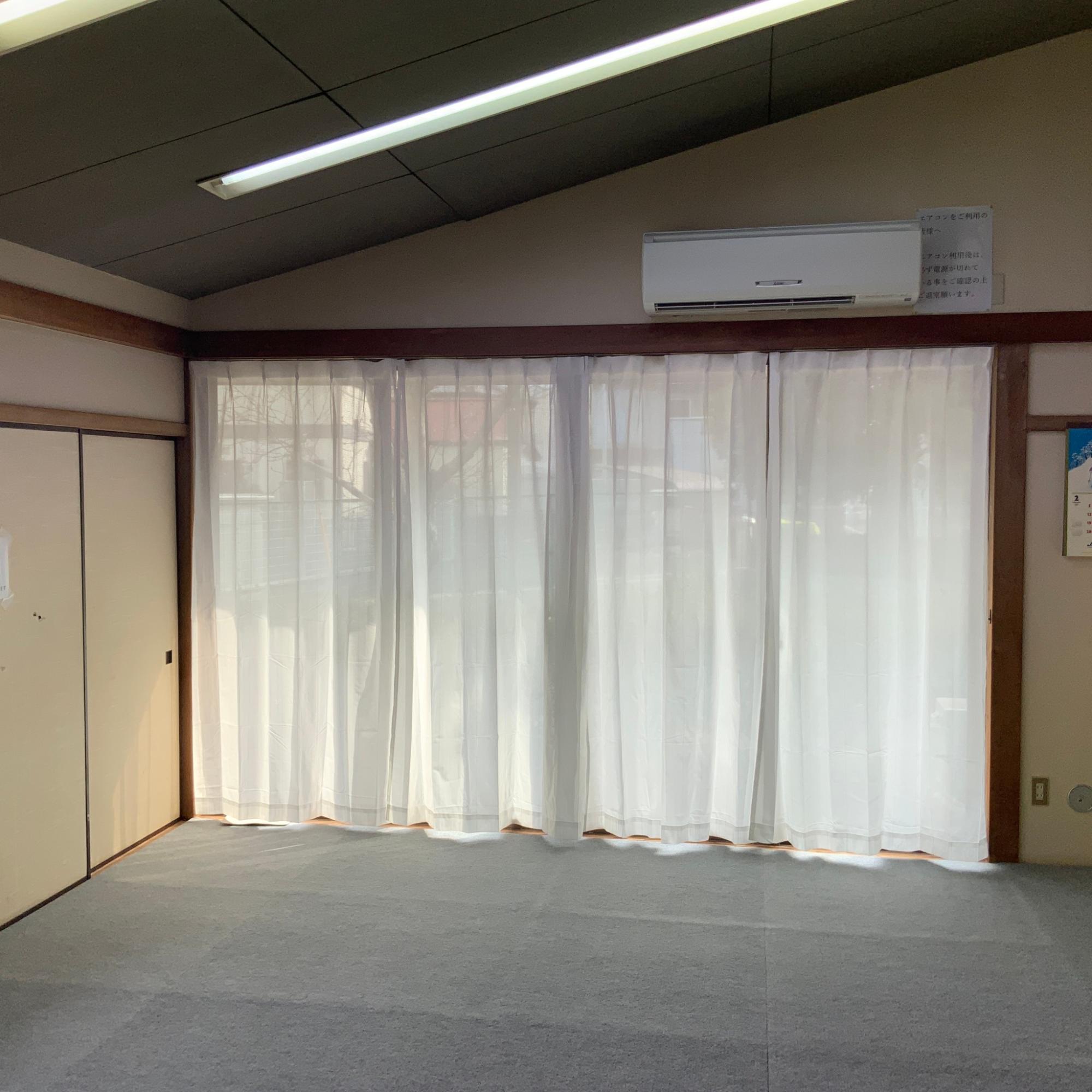 寄附されたカーテン(和室2)