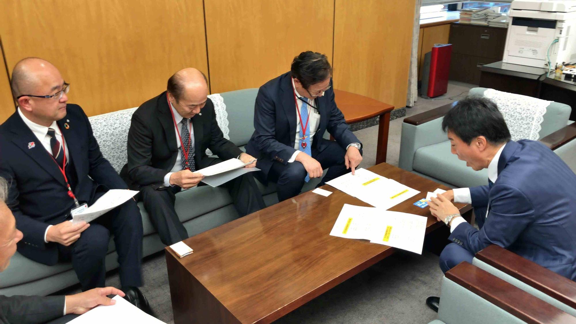 総務省への要望活動の様子