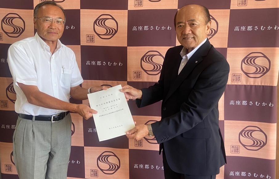 意見書手交の様子