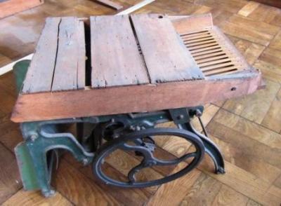 毛羽取機（ケバトリキ）