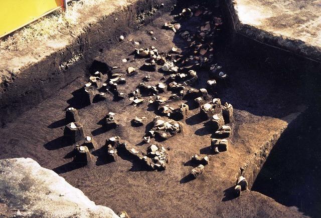 第3次調査、Y1号環濠上層土器出土状況