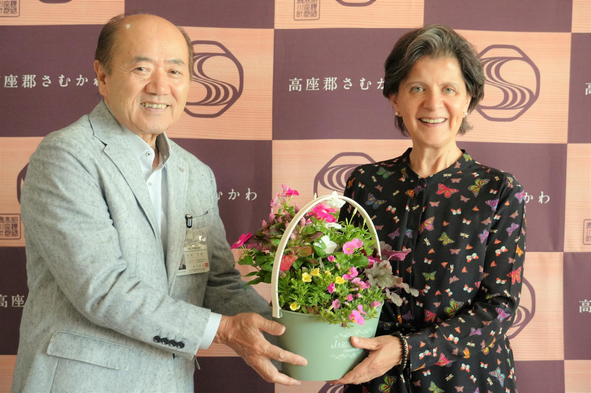 ヨルダン大使訪問の様子