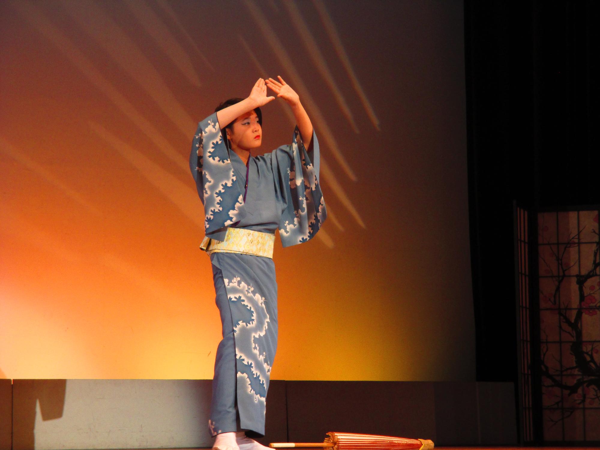 芸能舞踊大会の写真