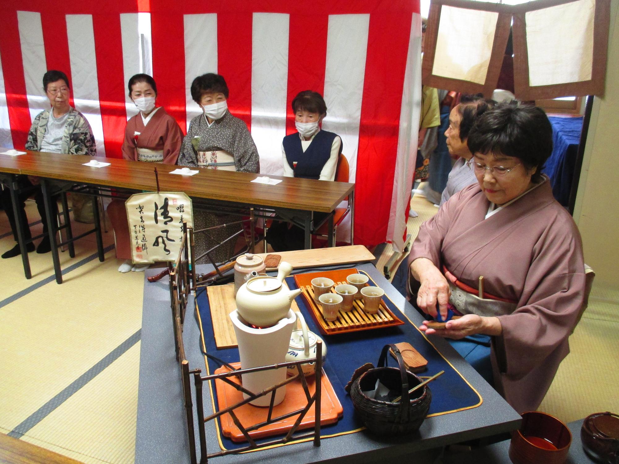 お茶席の様子