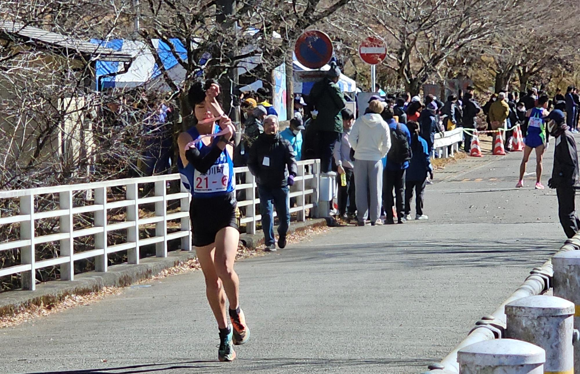 6区を走る藤本選手