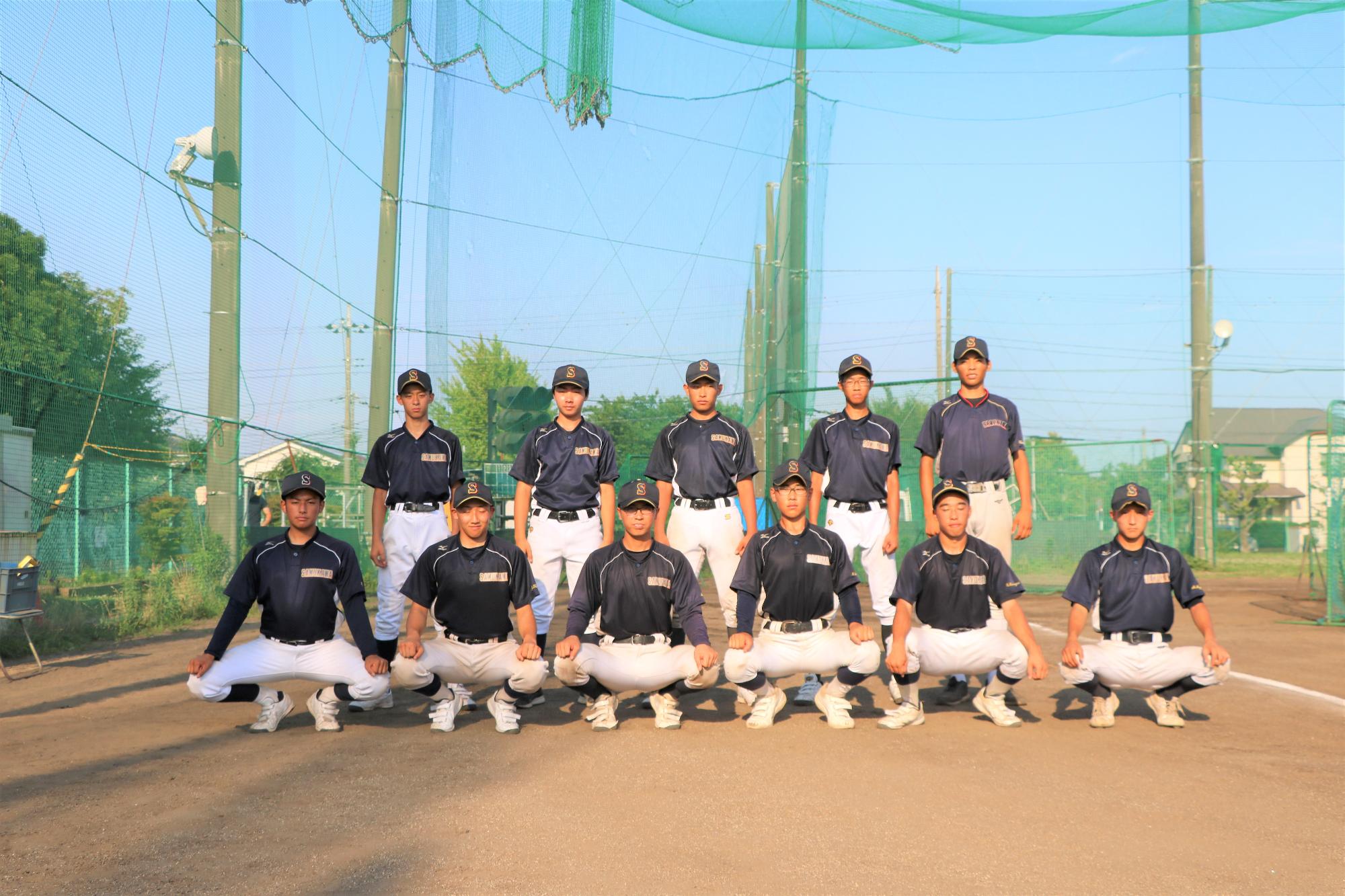 第106回全国高等学校野球選手権大会に臨む寒川高校野球部選手たち