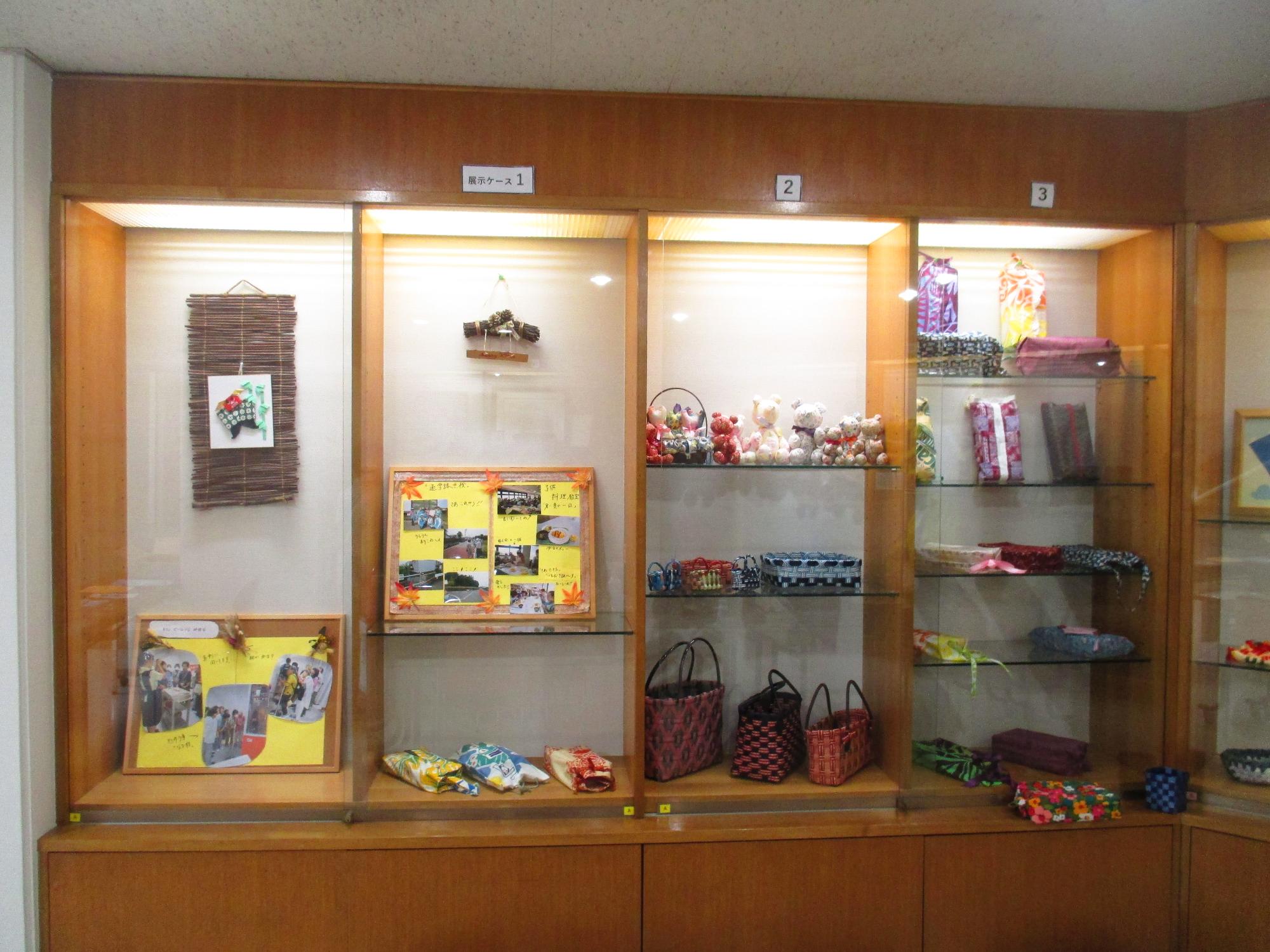 婦人会作品展写真